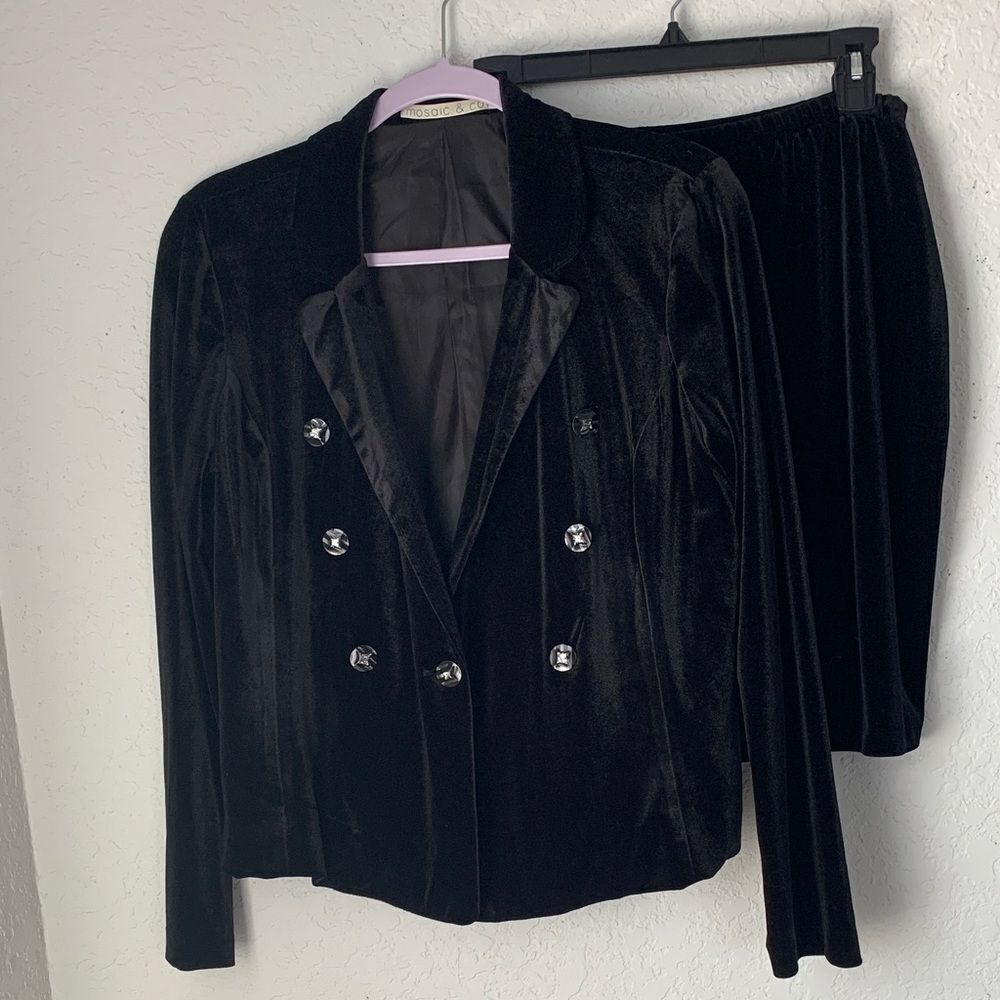 Mosaic & Co Black Velour Blazer/Skirt 2PC Set Size L